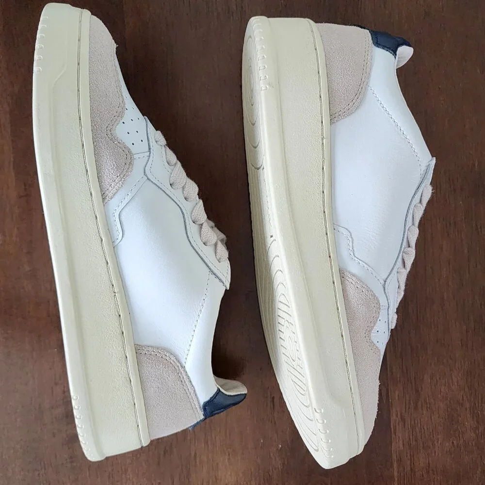 NWT - Autry Medalist Low Women’s Sneakers in White Blue 👟💙 - Picture 8 of 11